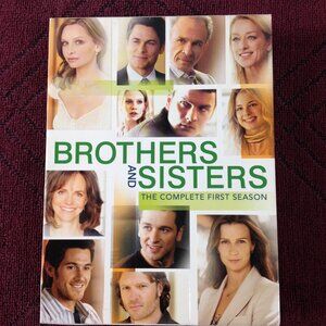 Brothers and Sisters TV Series- 2006 - 1st Season- 6 Disc DVD Set - Used